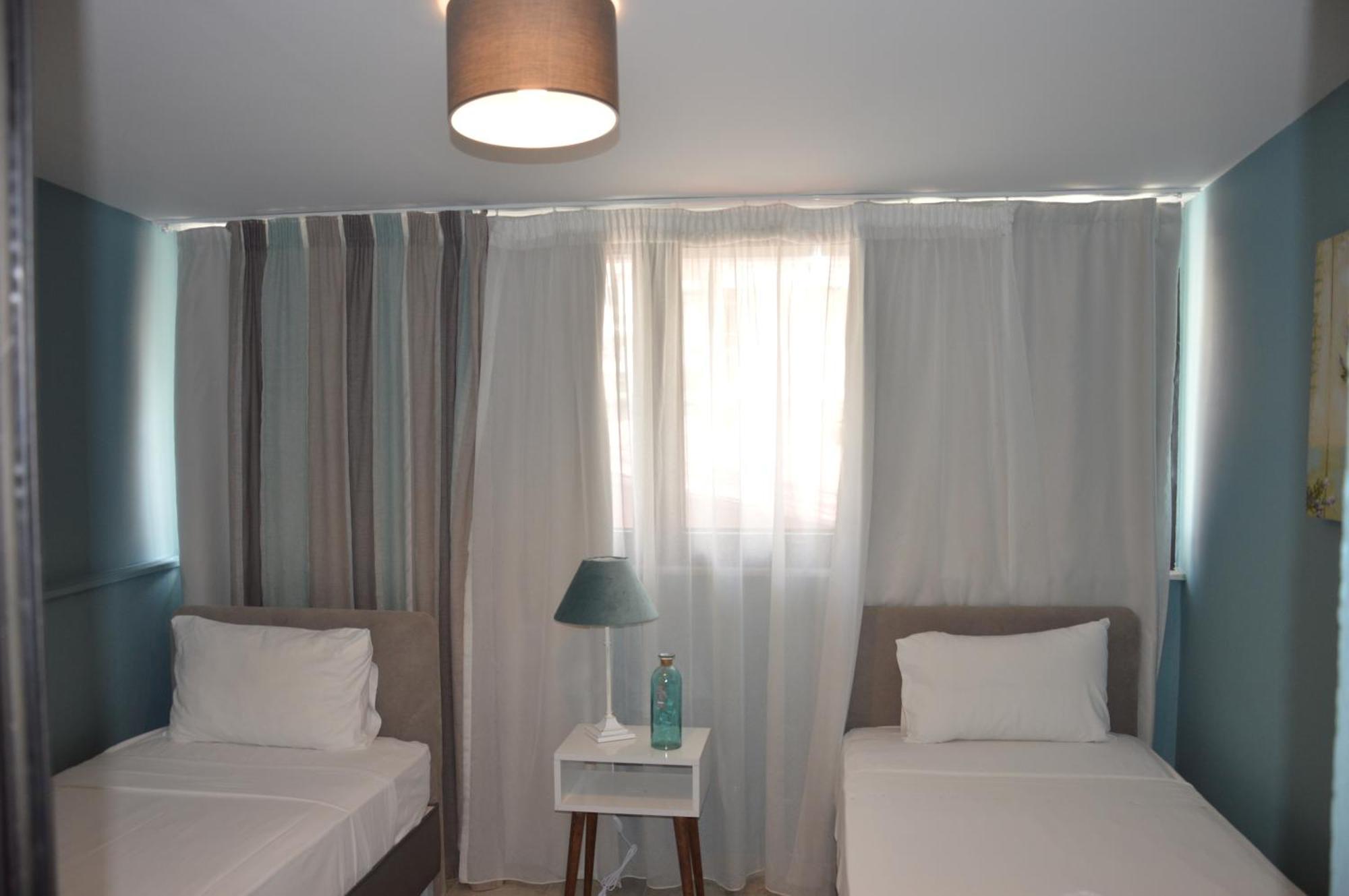 Aqua Mare Sea Side Rooms Nea Kallikrateia Kültér fotó