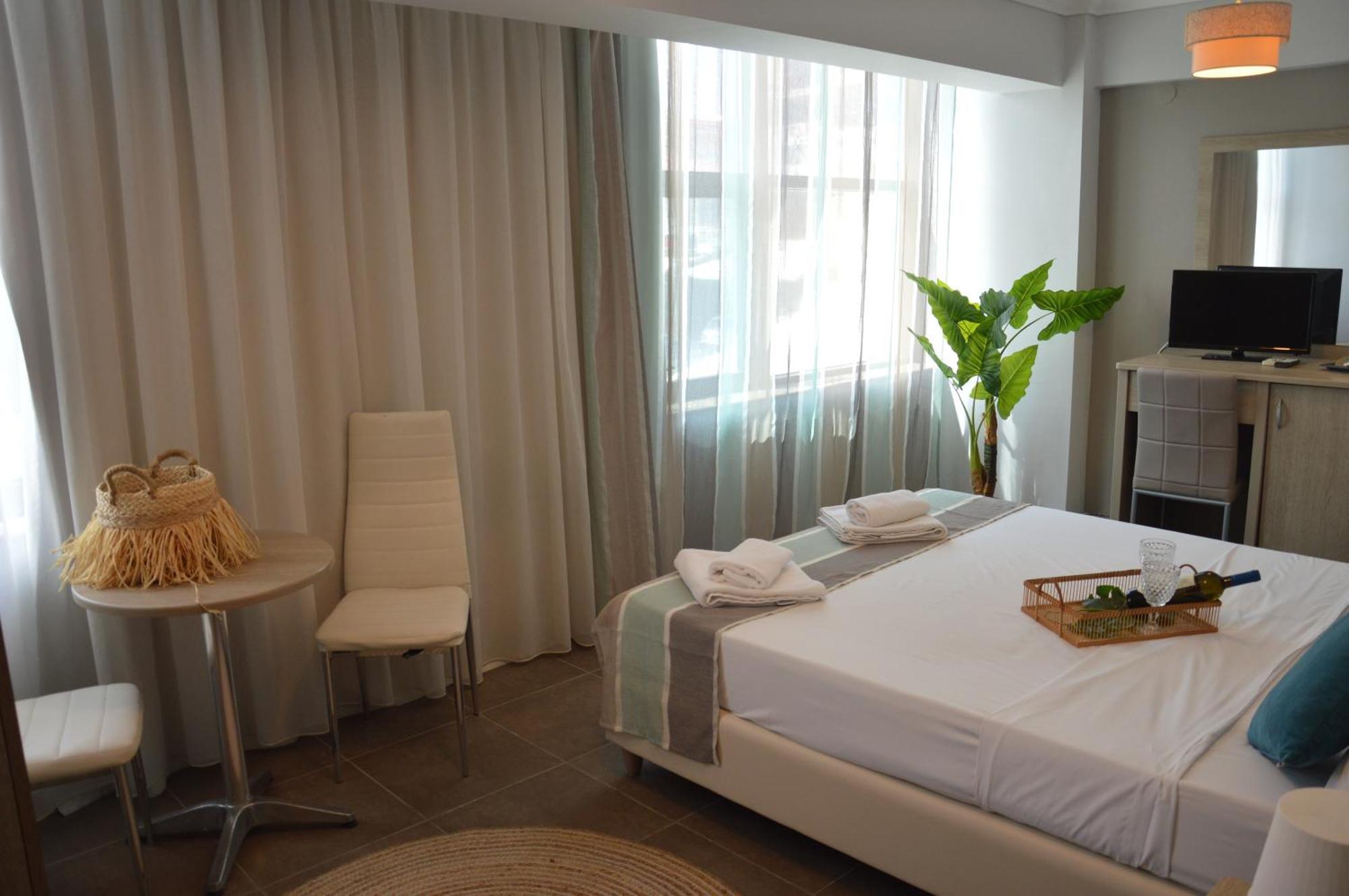 Aqua Mare Sea Side Rooms Nea Kallikrateia Kültér fotó
