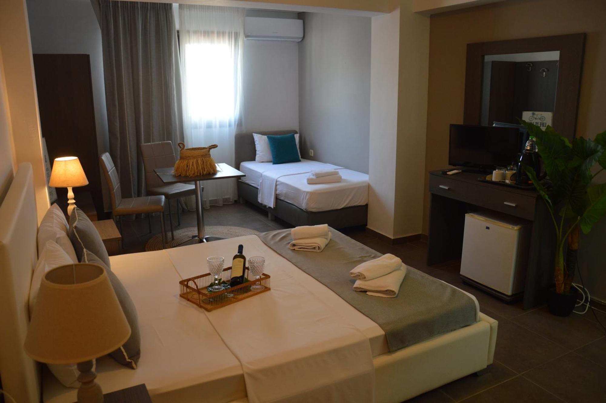 Aqua Mare Sea Side Rooms Nea Kallikrateia Kültér fotó